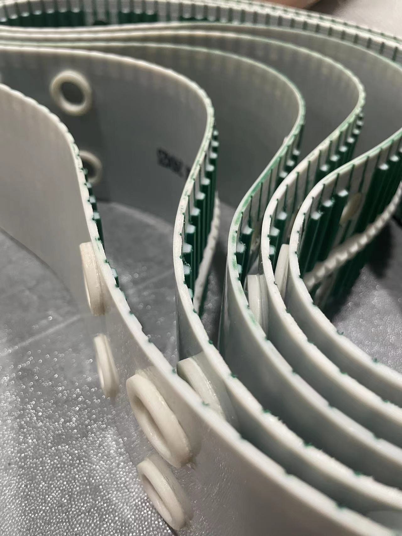 PU同步帶在橡膠與塑料機械中的傳動效率